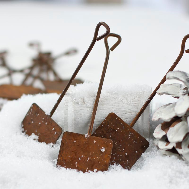 9.52 cm Miniature Rusty Tin Snow Shovels (Pack of 12 pieces)