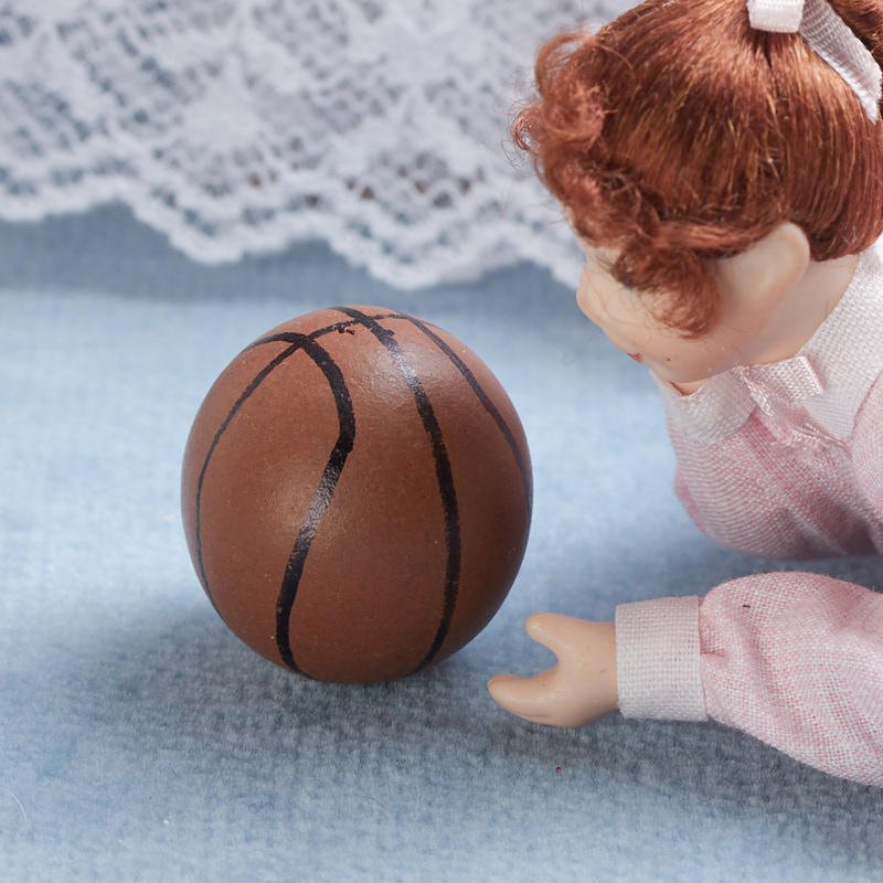 1:12 – 1″ Scale Dollhouse Miniature Basketball